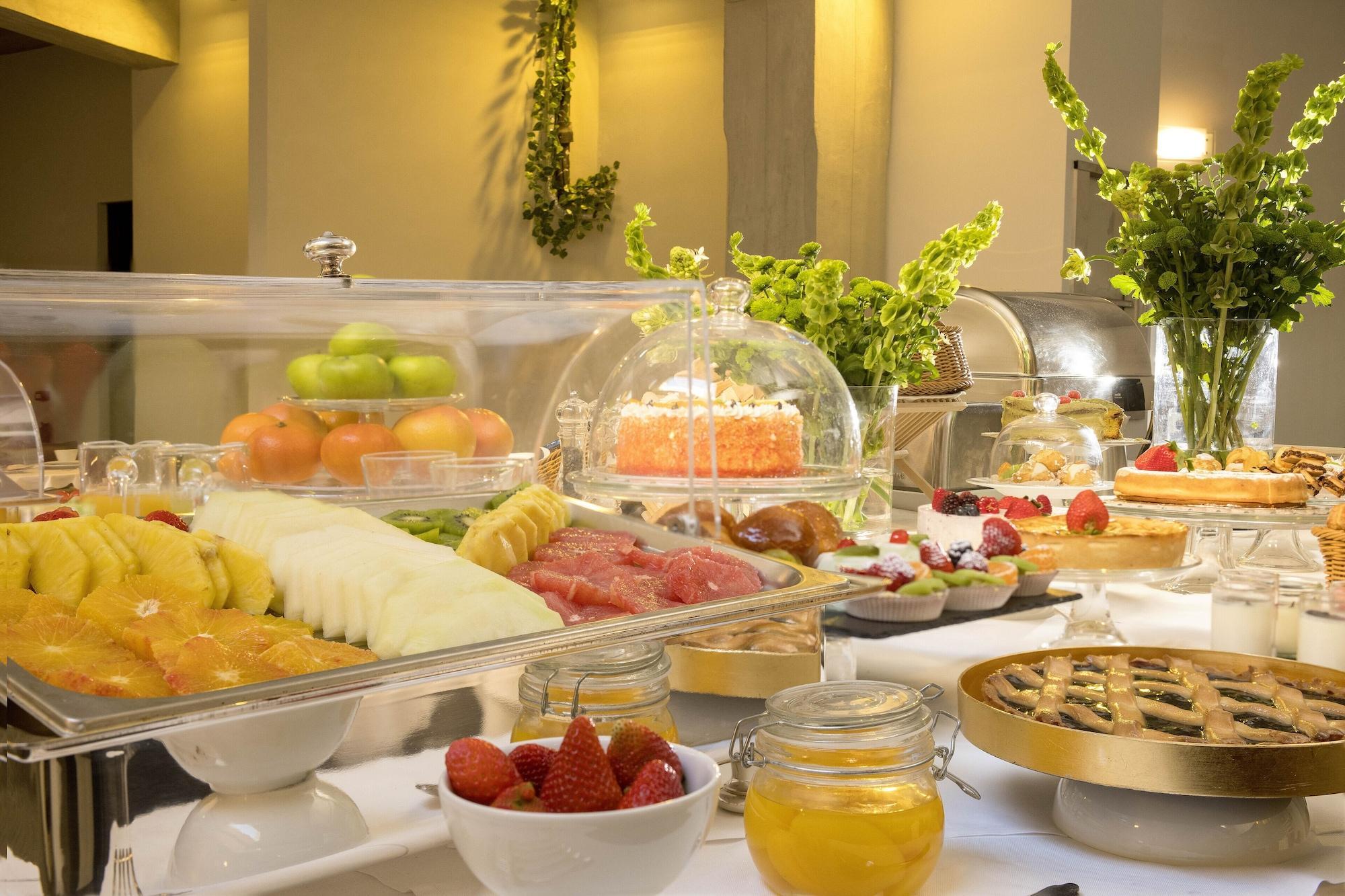 Hotel Royal Bissolati Рим Экстерьер фото