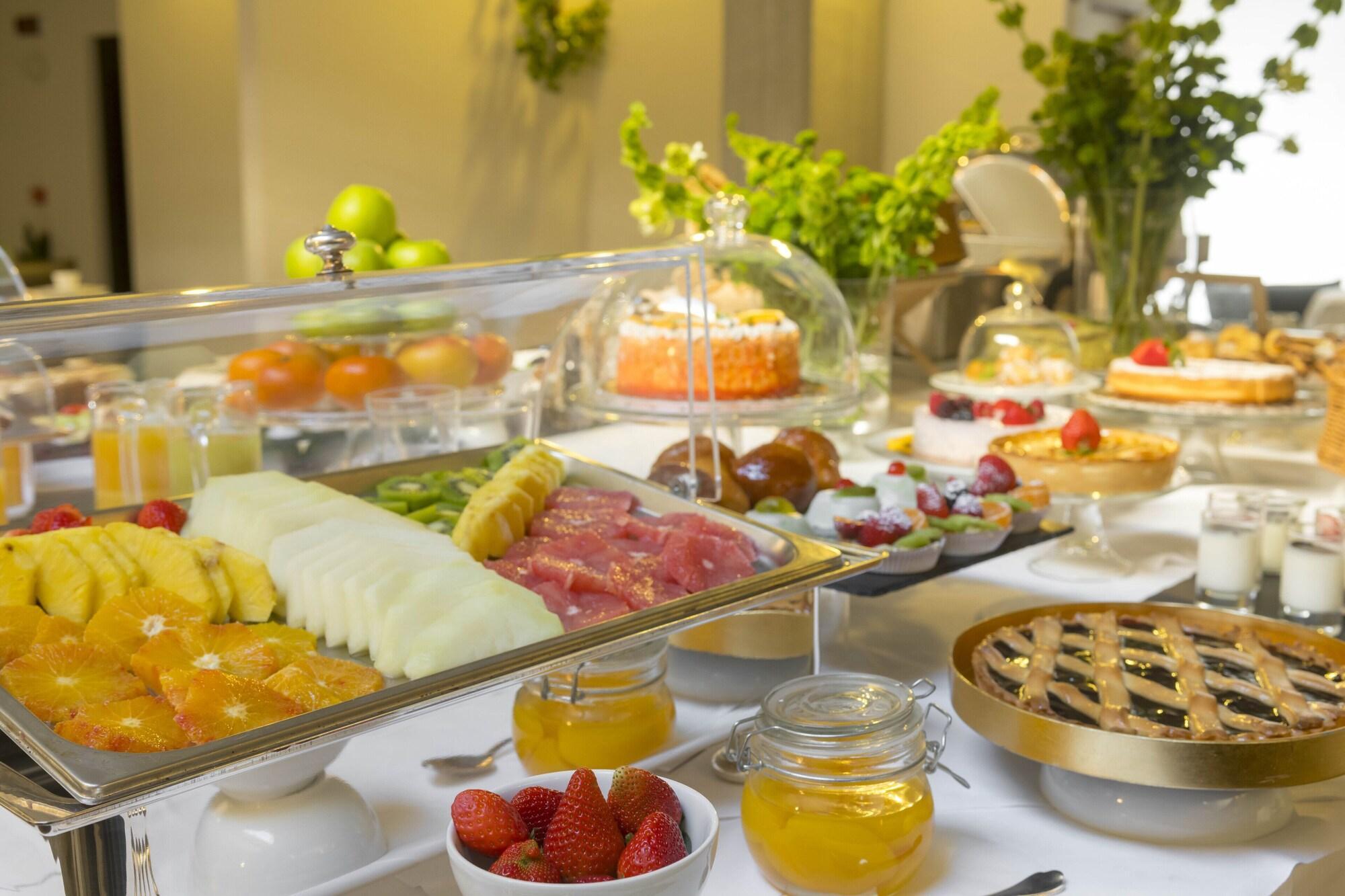 Hotel Royal Bissolati Рим Экстерьер фото