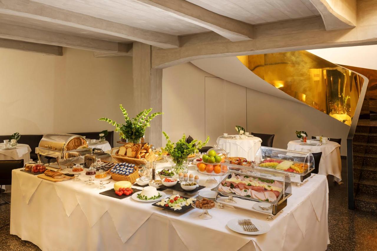 Hotel Royal Bissolati Рим Экстерьер фото